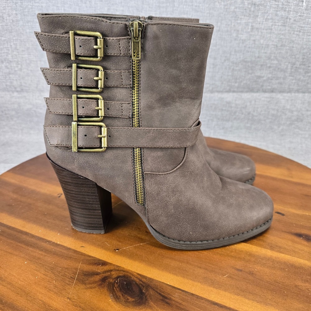 JustFab Rosalia Womens Taupe Brown Faux Suede‎ Buckle Moto Ankle Boots Size 10
